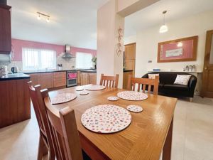Open Plan kitchen/family room - click for photo gallery